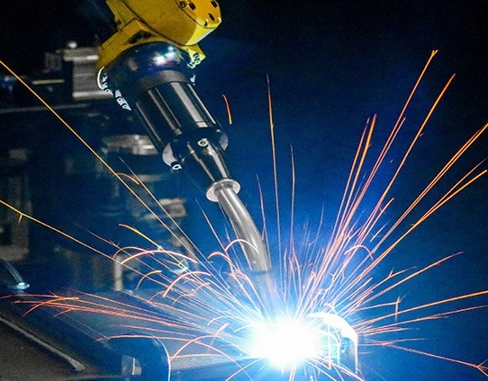 焊接机器人，高效完成复杂的焊接作业